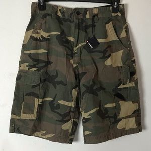 Airwalk  green camouflage cargo shorts new